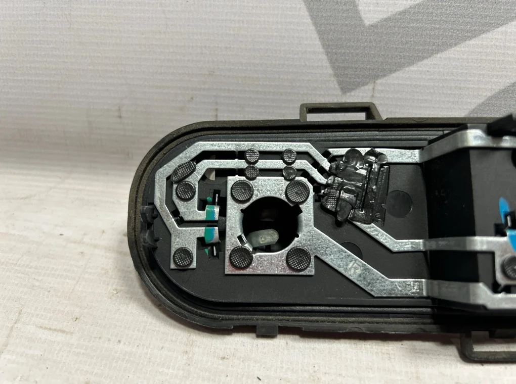 Плата фонаря заднего правого Nissan Qashqai 2006-2010 - миниатюра 7