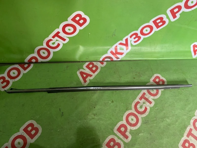 Накладка стекла переднего правого Toyota Camry 2006-2011 - изображение 1