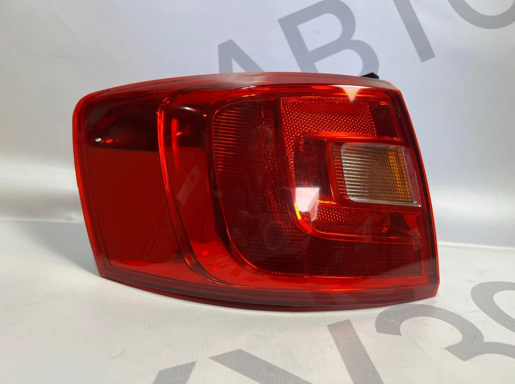 Фонарь задний левый наружный Volkswagen Jetta 2011-2014 - миниатюра 5