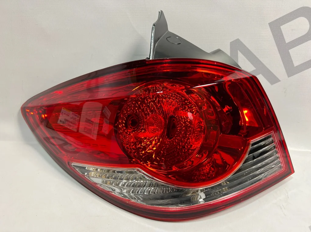 Фонарь задний левый Chevrolet Cruze 2009-2016 - изображение 1