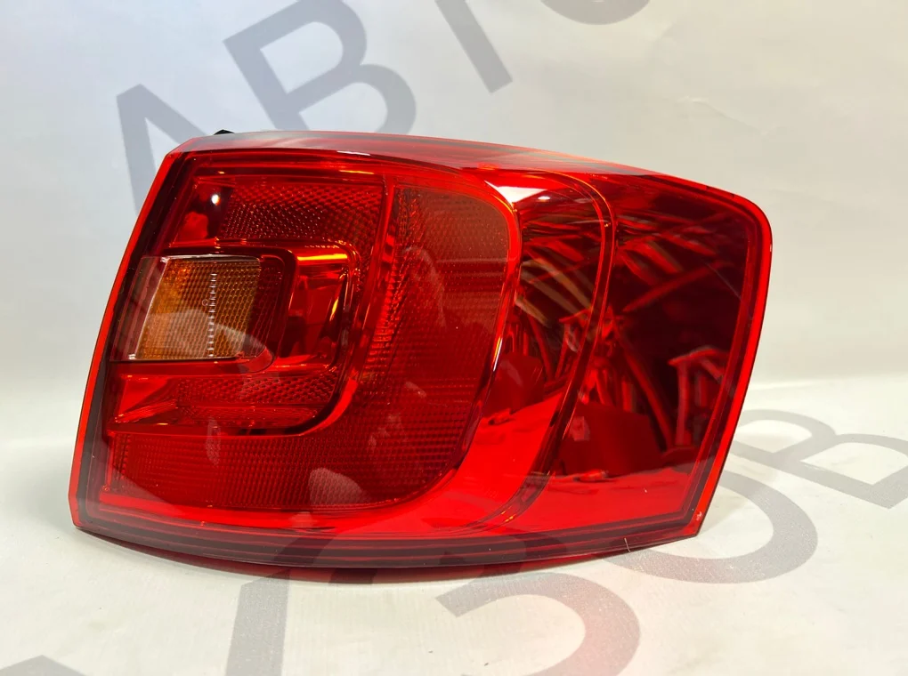 Фонарь задний правый наружный Volkswagen Jetta 2011-2014 - миниатюра 4