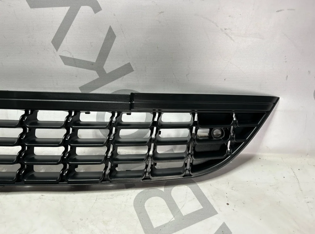 Решетка в бампер центральная Opel Astra 2009-2013 - миниатюра 6