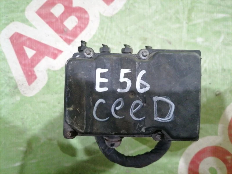 Блок ABS (насос) Kia Ceed 2007-2012 - миниатюра 4