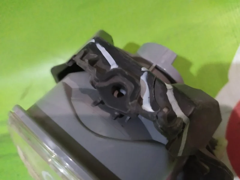 Фара противотуманная левая Toyota Yaris 2005-2011 - миниатюра 4