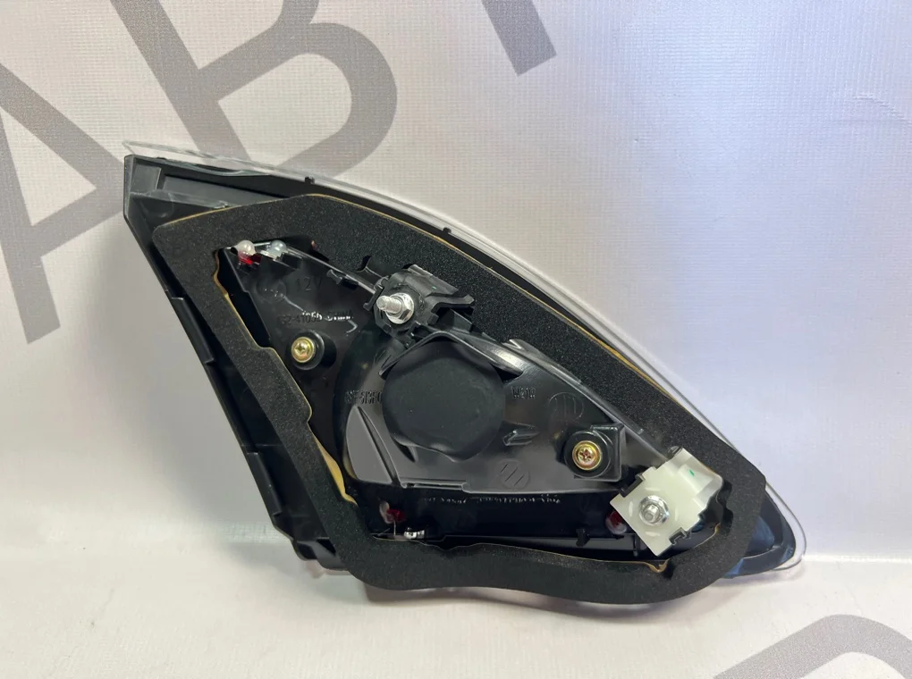 Фонарь задний правый внутренний Mazda 6 2007-2009 - миниатюра 6
