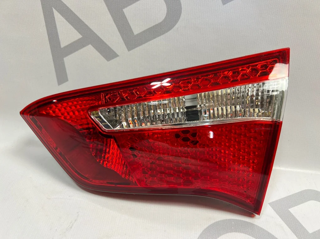 Фонарь задний правый внутренний Kia Rio 2011-2015 - изображение 1