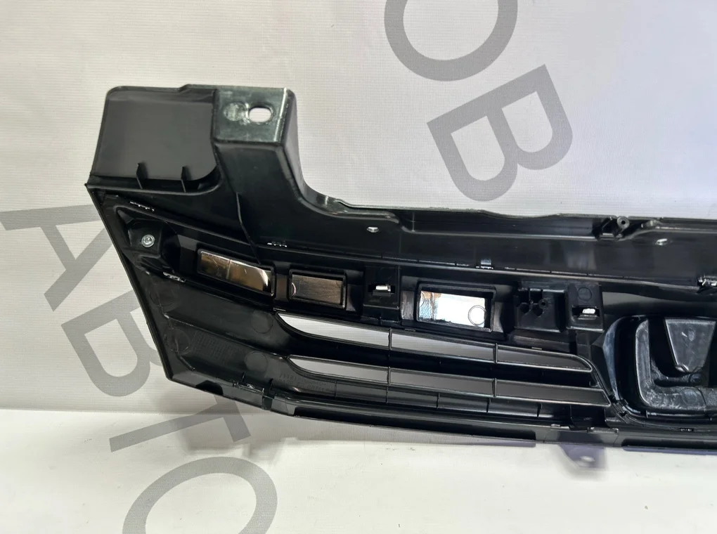 Решетка радиатора Honda Civic 2011-2013 - миниатюра 8