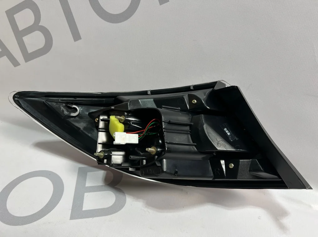 Фонарь задний правый наружный Mazda 6 2007-2009 - миниатюра 9