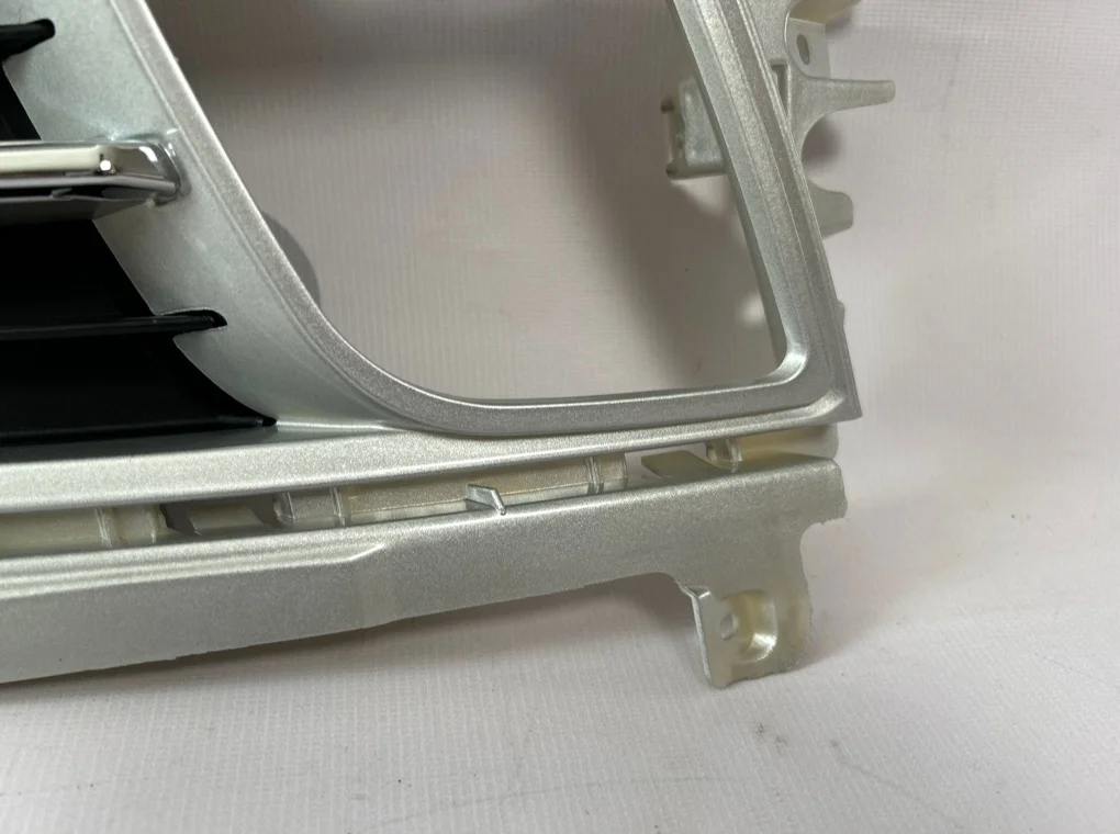 Рамка противотуманной фары правой Mazda 6 2007-2010 - миниатюра 4