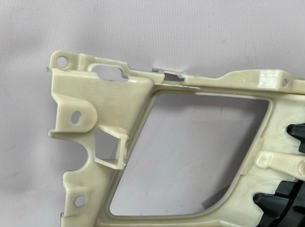 Рамка противотуманной фары правой Mazda 6 2007-2010 - миниатюра 7