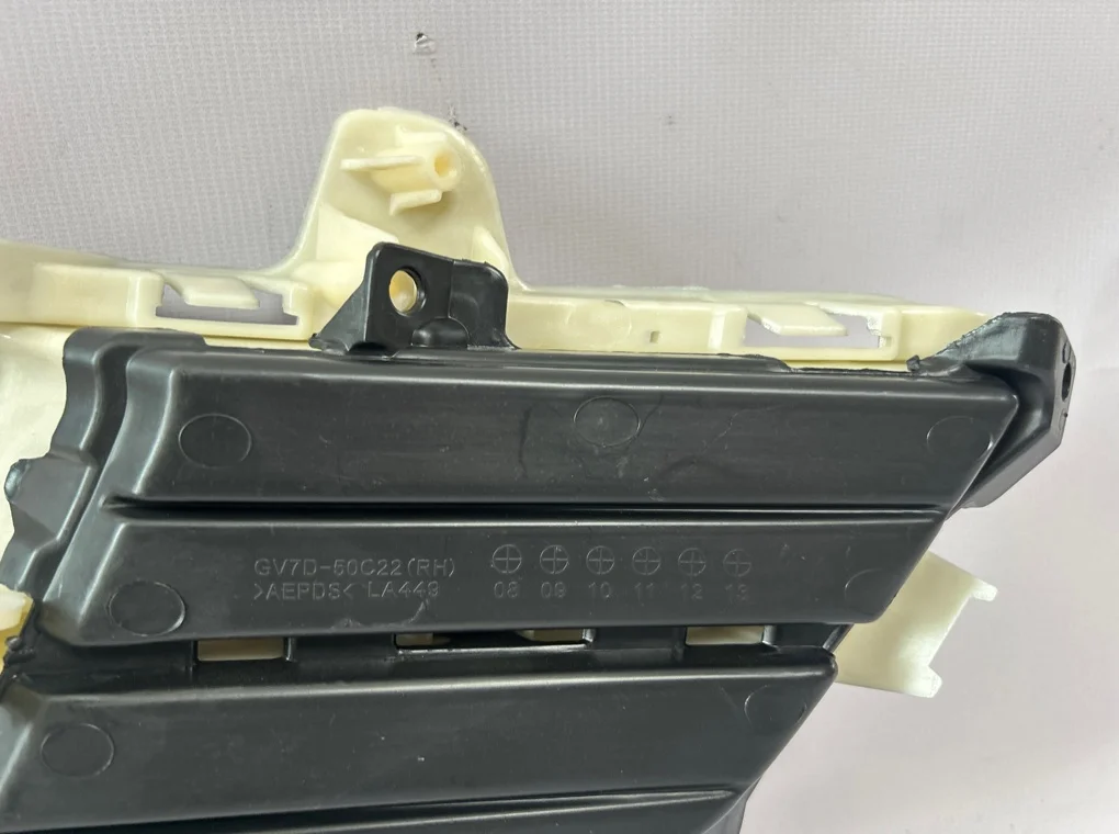 Рамка противотуманной фары правой Mazda 6 2007-2010 - миниатюра 9