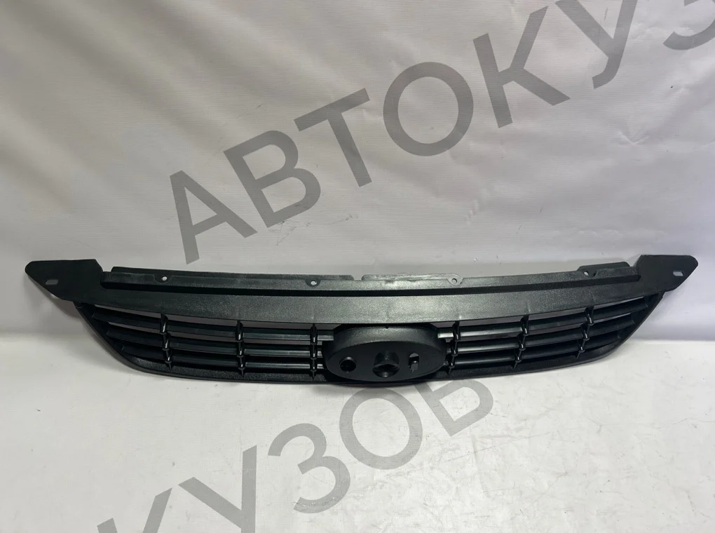 Решетка радиатора Ford Focus 2008-2011 - миниатюра 2