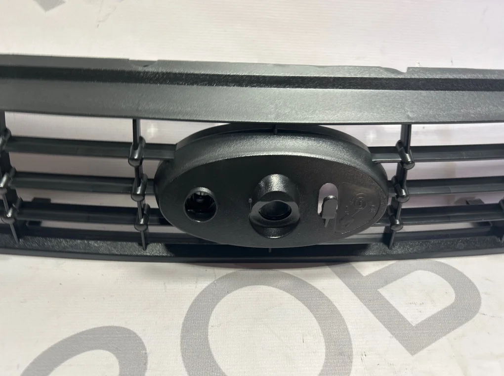 Решетка радиатора Ford Focus 2008-2011 - миниатюра 5