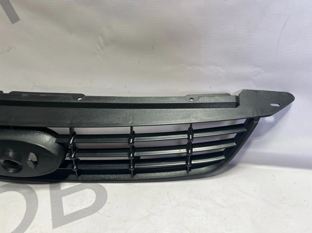 Решетка радиатора Ford Focus 2008-2011 - миниатюра 6
