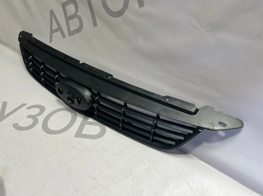 Решетка радиатора Ford Focus 2008-2011 - миниатюра 7