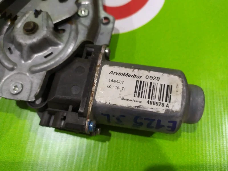 Стеклоподъемник электрический задний левый Nissan Note 2006-2013 - миниатюра 4