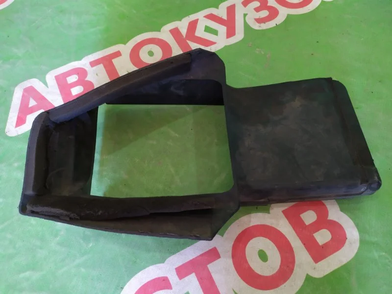 Воздухозаборник (внутри) Ford Focus 2012 - миниатюра 2