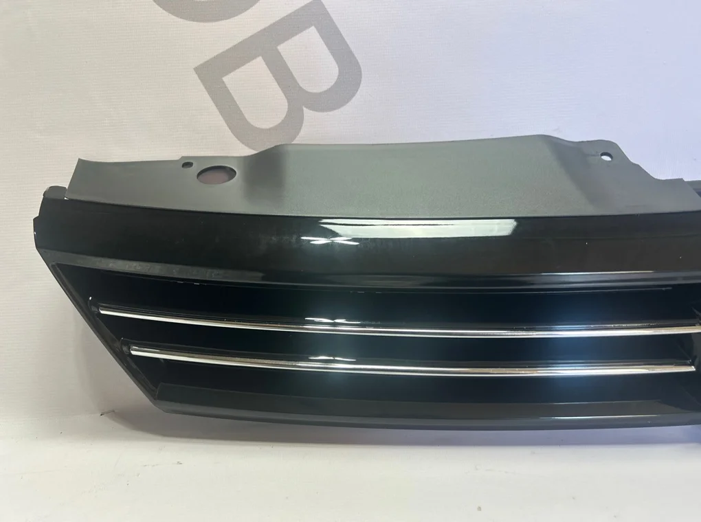 Решетка радиатора Volkswagen Jetta 2011-2015 - миниатюра 3