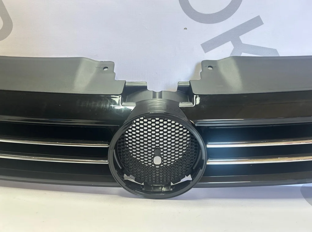 Решетка радиатора Volkswagen Jetta 2011-2015 - миниатюра 4