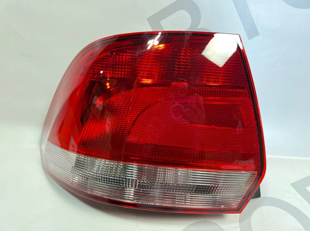Фонарь задний левый Volkswagen Polo 2011-2015 - миниатюра 2