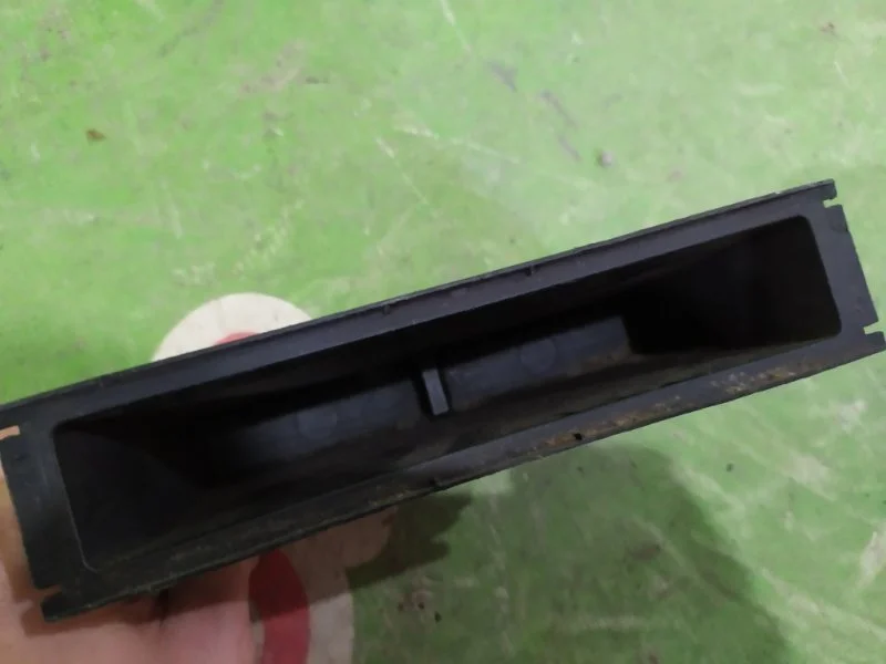 Ящик передней консоли Nissan Note 2009 - миниатюра 2