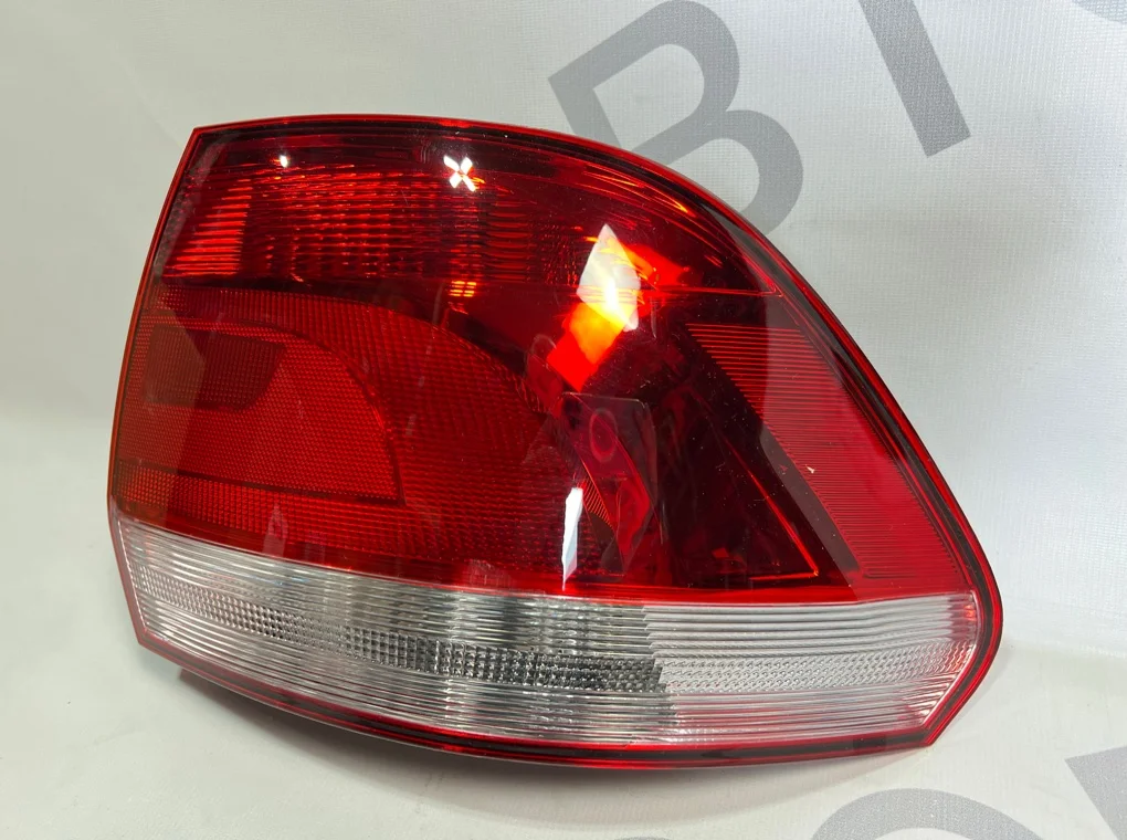 Фонарь задний правый Volkswagen Polo 2011-2015 - миниатюра 3