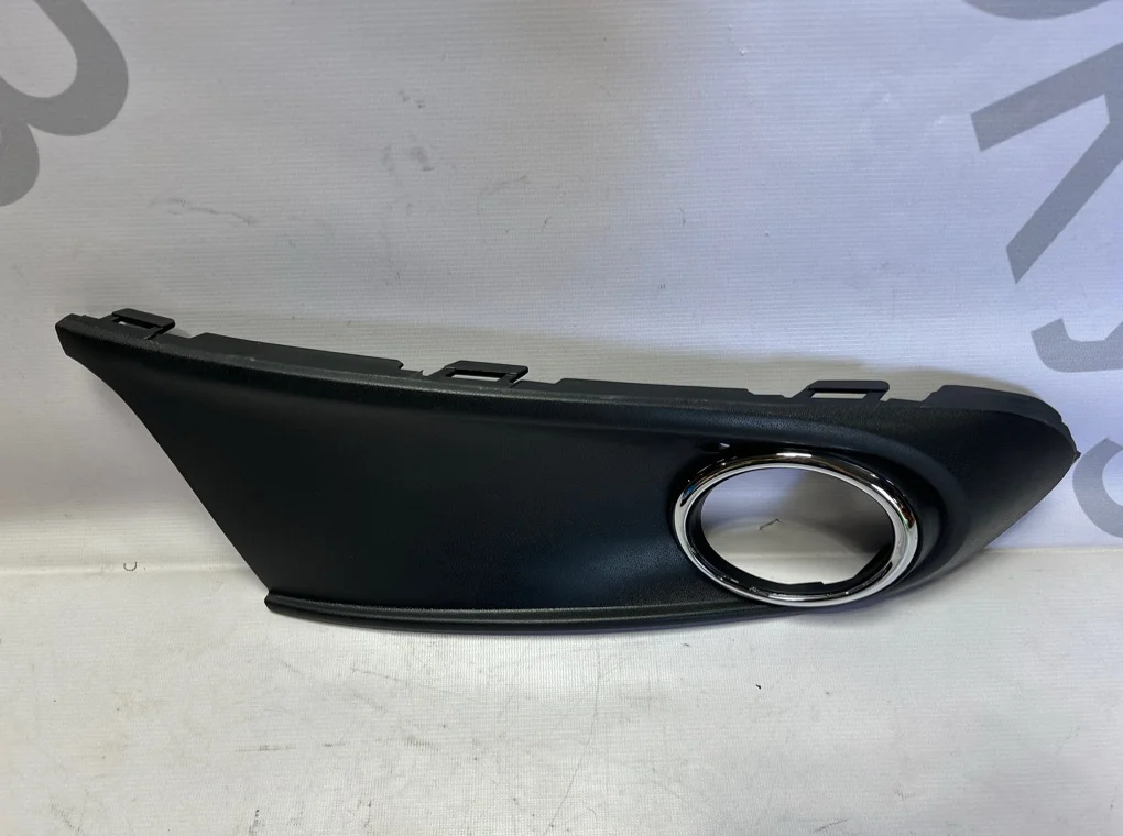Рамка противотуманной фары правой Volkswagen Polo 2010-2014 - миниатюра 2