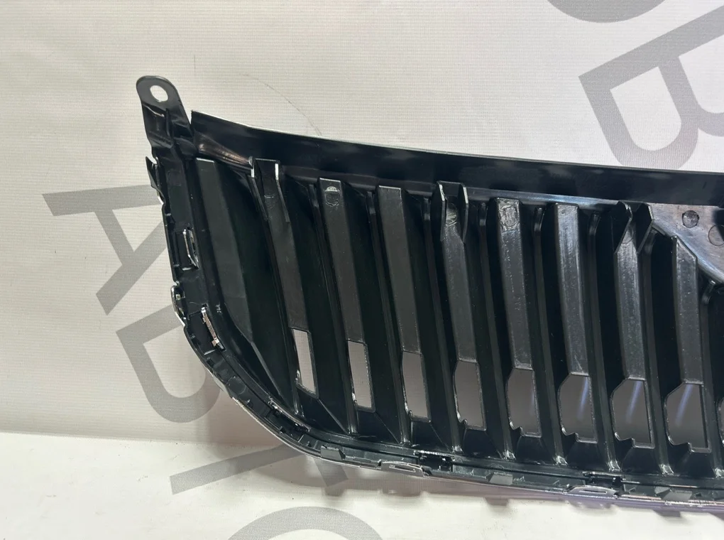 Решетка радиатора Skoda Superb 2008-2013 - миниатюра 7