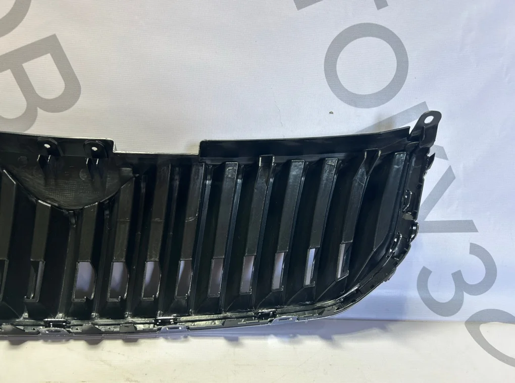Решетка радиатора Skoda Superb 2008-2013 - миниатюра 9