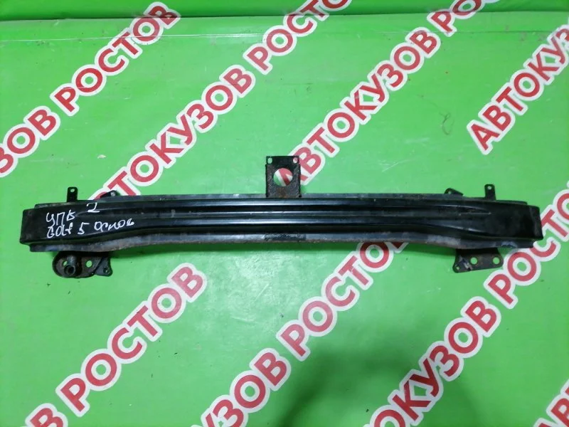 Усилитель переднего бампера Volkswagen Golf 2003-2009 - миниатюра 7