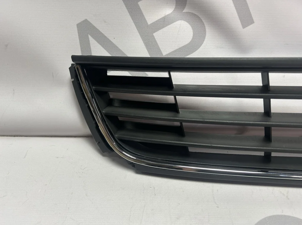 Решетка в бампер центральная Volkswagen Polo 2010-2014 - миниатюра 3