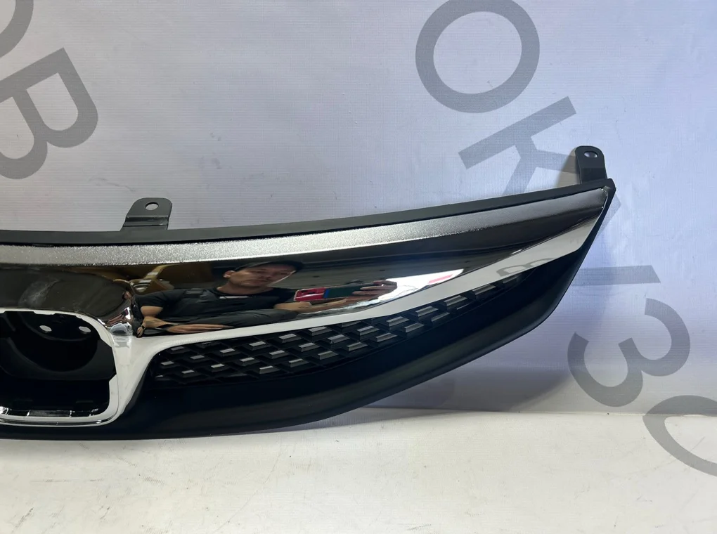 Решетка радиатора Honda Civic 2009-2011 - миниатюра 5