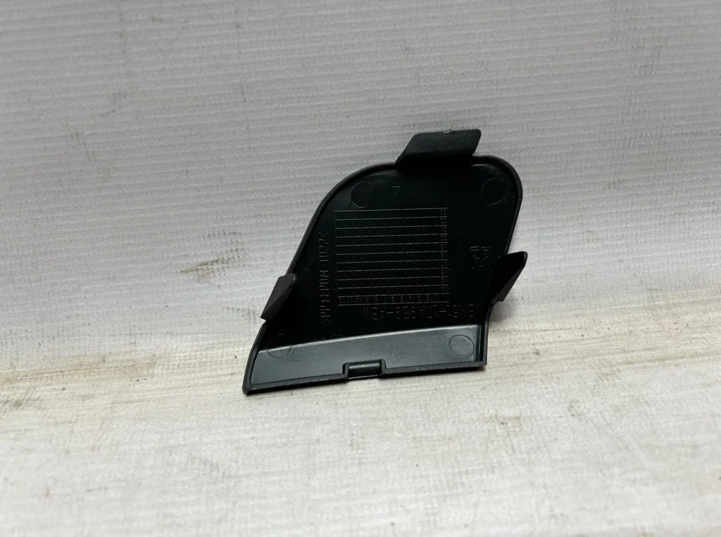 Заглушка буксировочного крюка Ford Focus 2011-2015 - миниатюра 6