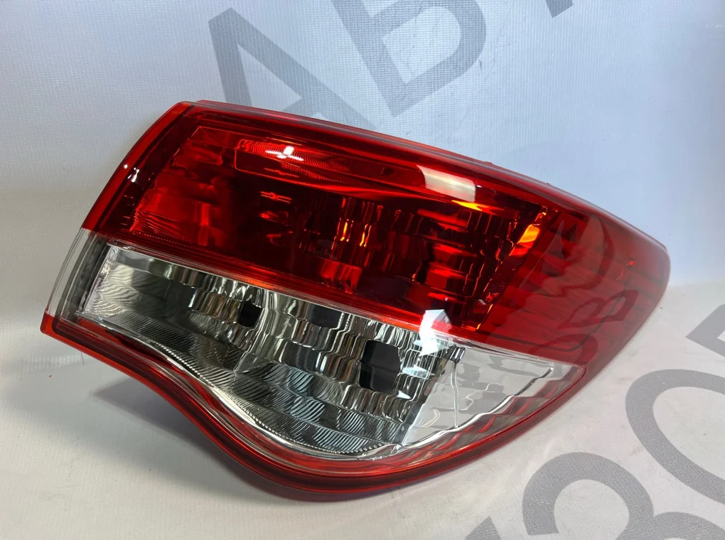 Фонарь задний правый наружный Nissan Almera 2013-2020 - миниатюра 2