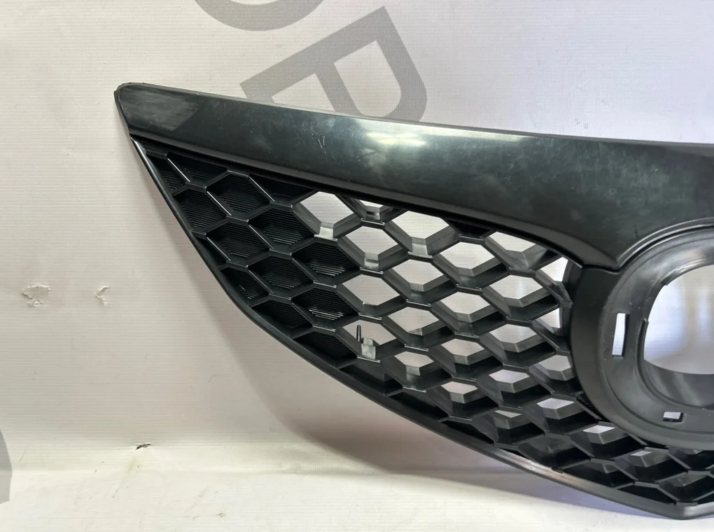 Решетка радиатора Mazda 3 2007-2009 - миниатюра 3