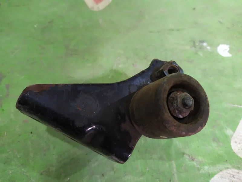 Кронштейн двигателя задний Toyota Avensis 2003-2008 - миниатюра 4