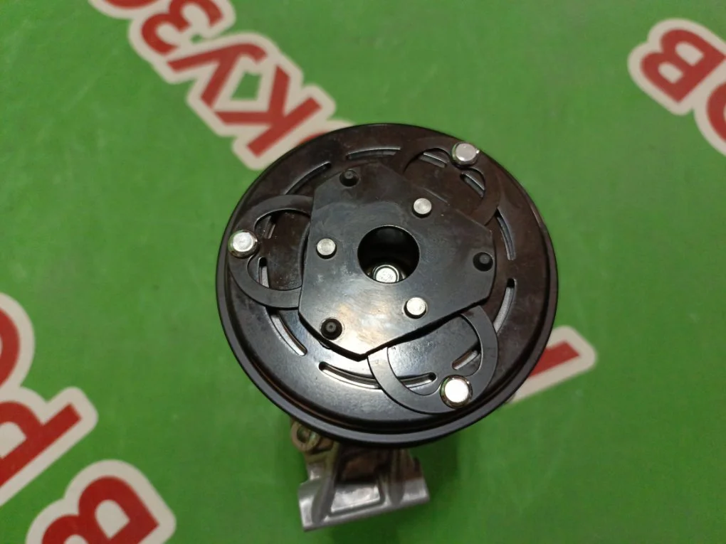 Компрессор кондиционера Nissan Tiida 2004-2014 - миниатюра 6
