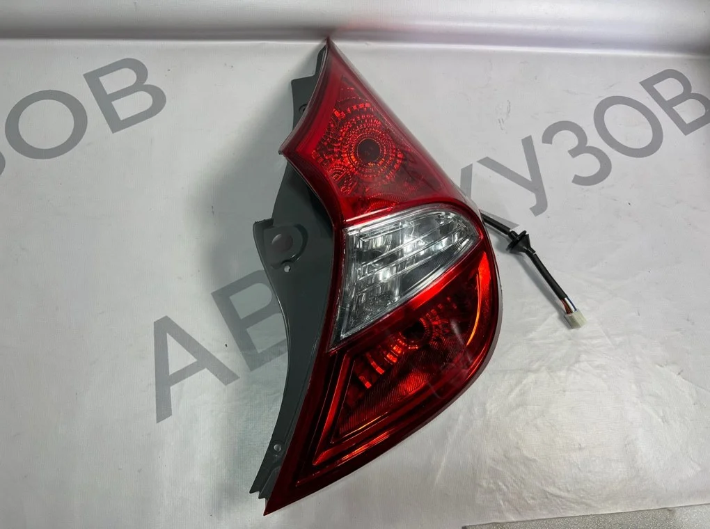 Фонарь задний правый Hyundai Solaris 2010-2017 - миниатюра 2
