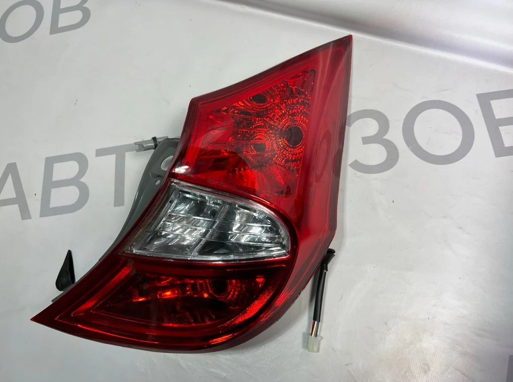 Фонарь задний правый Hyundai Solaris 2010-2017 - миниатюра 3