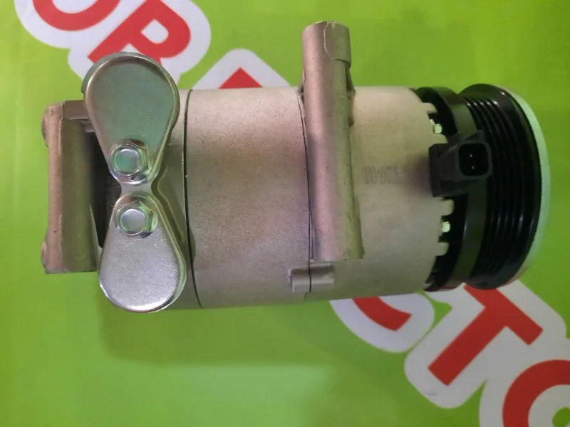 Компрессор кондиционера Ford Focus 2005-2011 - миниатюра 2
