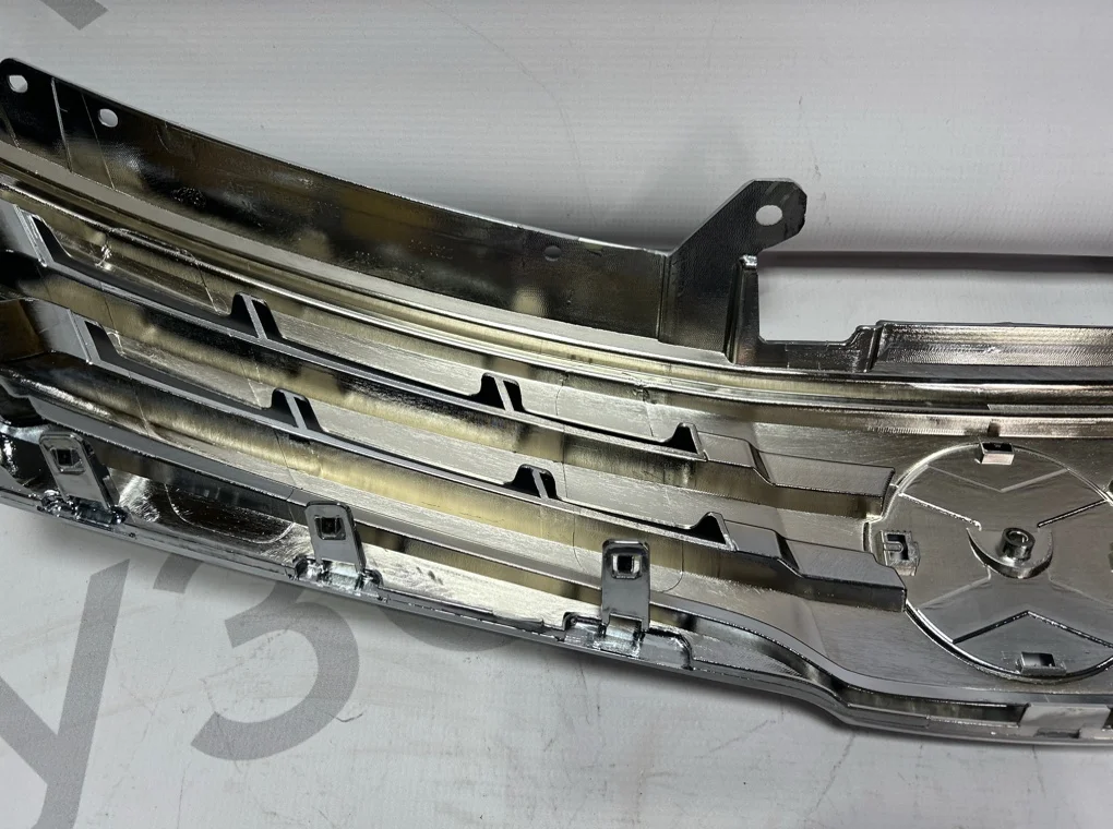 Решетка радиатора Nissan Tiida 2010-2014 - миниатюра 10