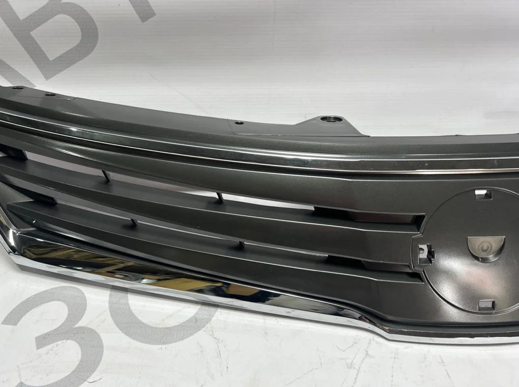 Решетка радиатора Nissan Tiida 2010-2014 - миниатюра 4