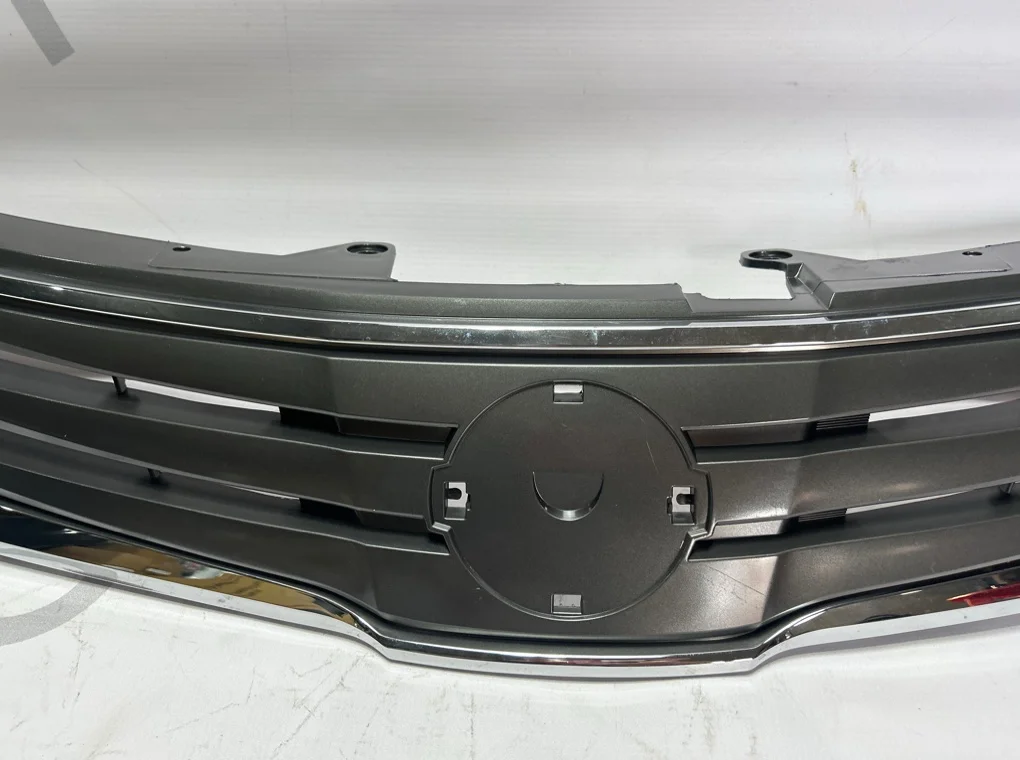 Решетка радиатора Nissan Tiida 2010-2014 - миниатюра 5