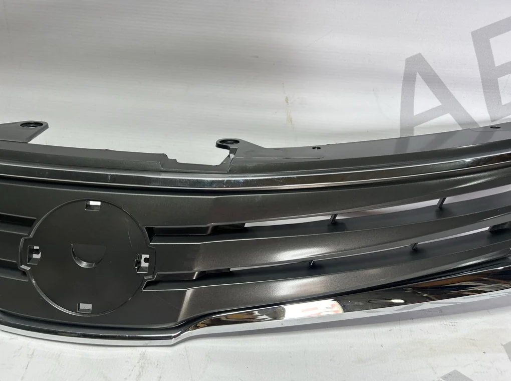 Решетка радиатора Nissan Tiida 2010-2014 - миниатюра 6