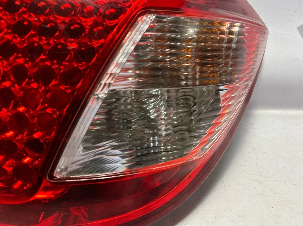 Фонарь задний правый Kia Ceed 2010-2012 - миниатюра 4
