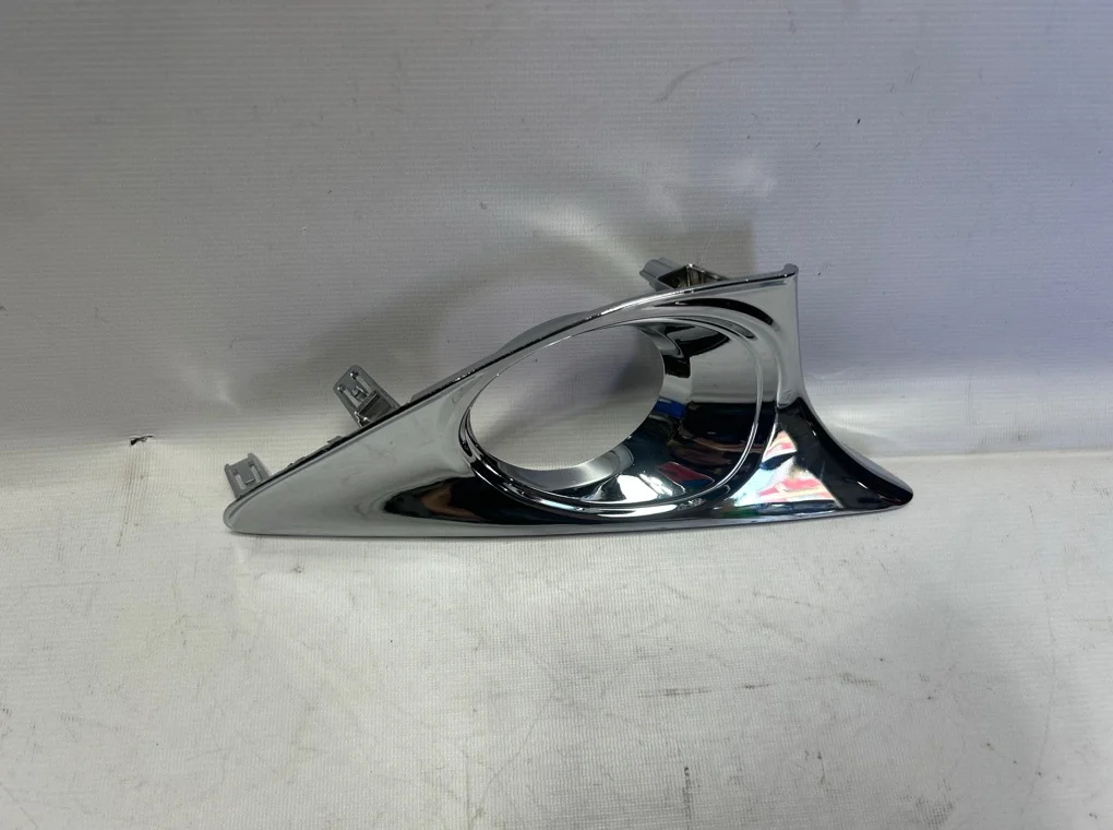 Рамка противотуманной фары правой Toyota Camry 2011-2014 - миниатюра 2