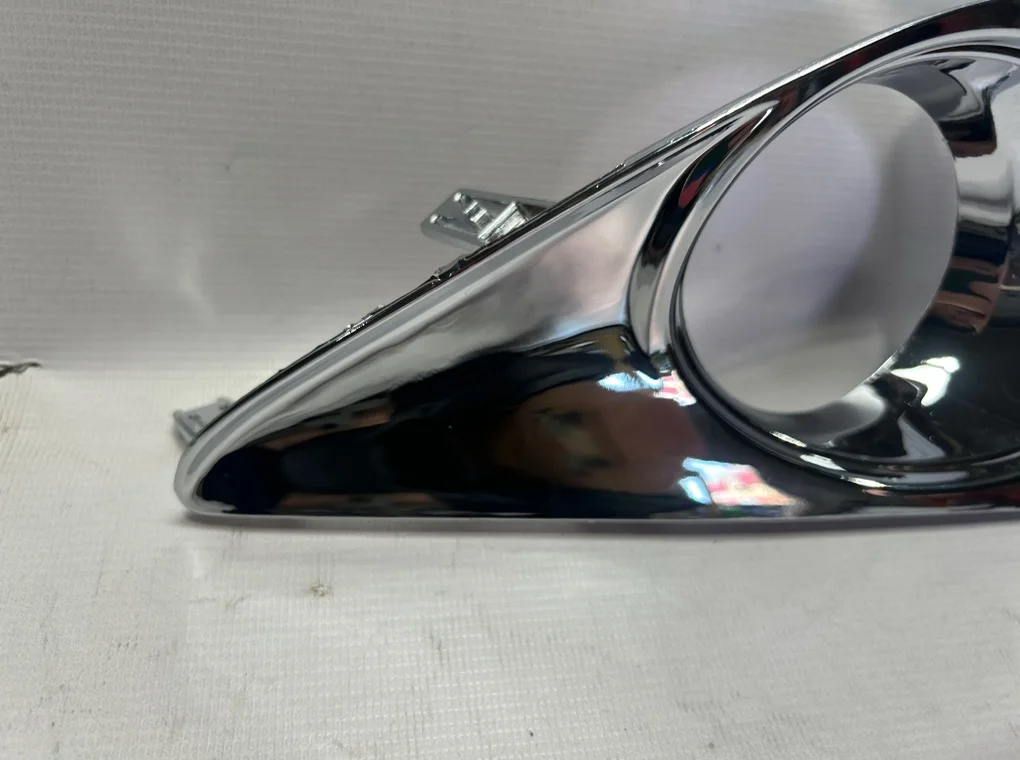 Рамка противотуманной фары правой Toyota Camry 2011-2014 - миниатюра 3
