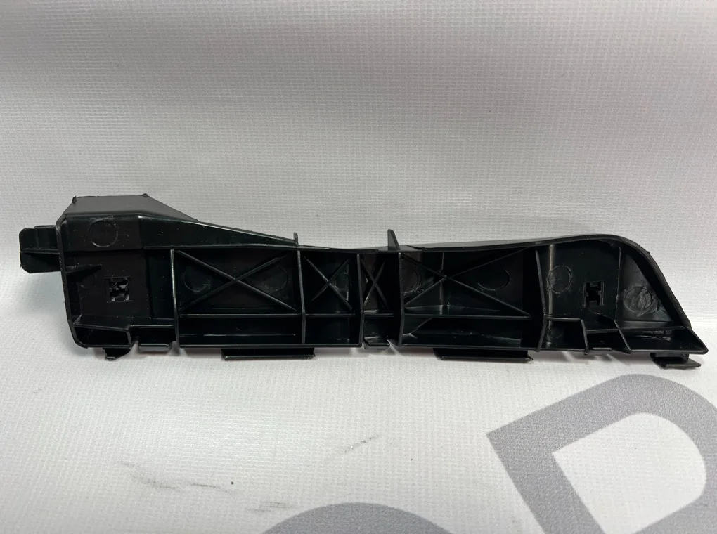 Кронштейн переднего бампера правый Toyota Avensis 2003-2008 - миниатюра 4