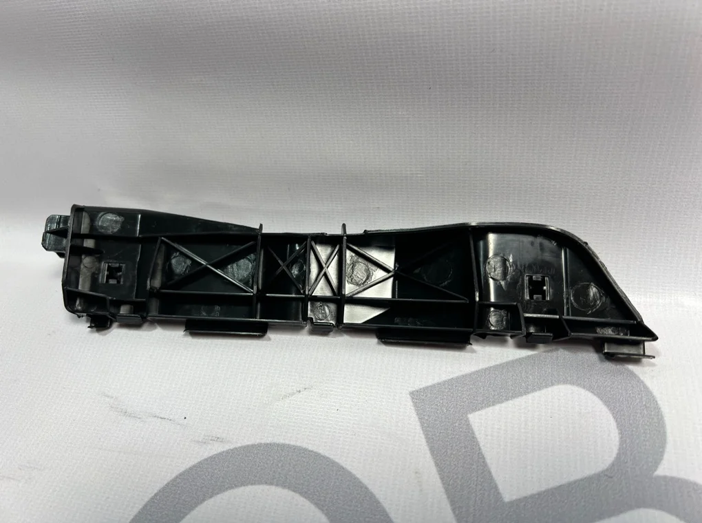 Кронштейн переднего бампера правый Toyota Avensis 2003-2008 - миниатюра 6