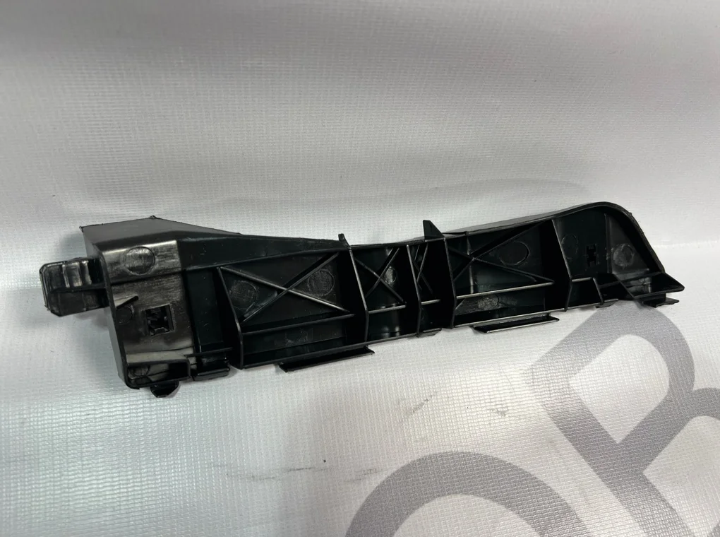 Кронштейн переднего бампера правый Toyota Avensis 2003-2008 - миниатюра 7